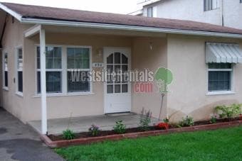 Primary Photo - 494 E Providencia Ave