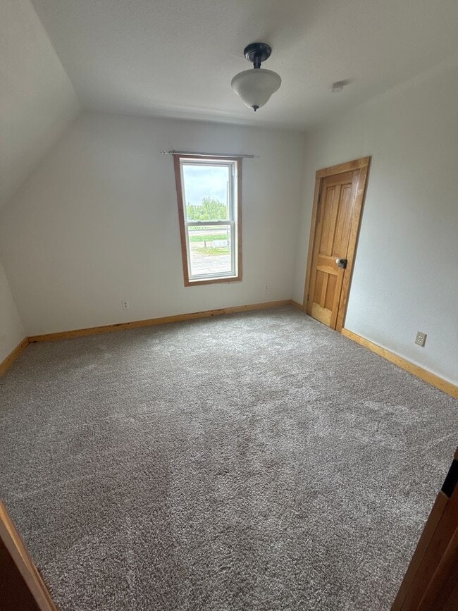 Building Photo - 209 Main St