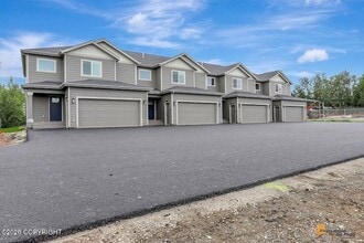 Building Photo - 960 S Enterprise Dr