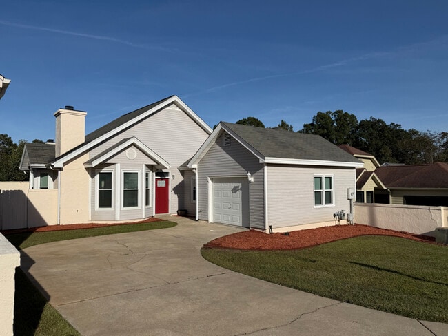 Building Photo - 120 Gateway Ln