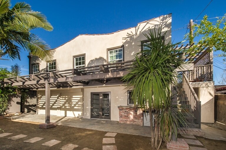 Primary Photo - 850 N La Jolla Ave