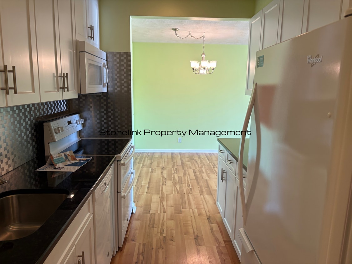 Primary Photo - Newly Renovated Condo For Rent in North At...