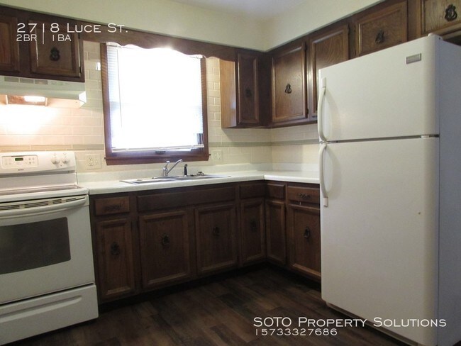 Building Photo - 2BD/1BD Pet Friendly Duplex