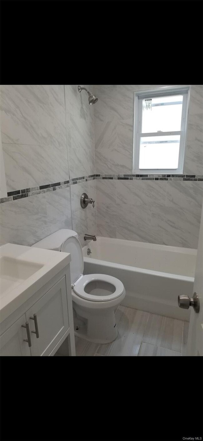 Foto del edificio - 104-37 205th Pl