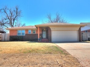 Building Photo - 2644 Lakeside Dr