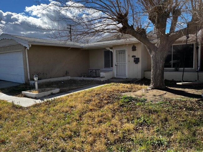 Building Photo - 44043 Date Ave