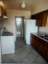 Building Photo - 1023 E 12th St