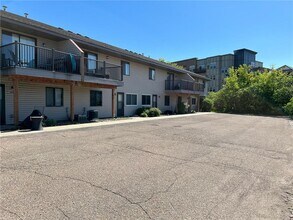 Building Photo - 1635 Stieger Lake Ln