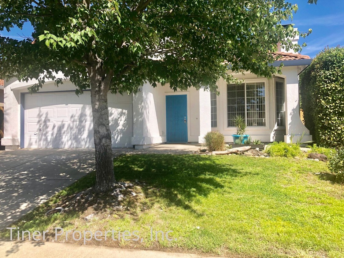 Foto principal - Beautiful, Updated Roseville Home