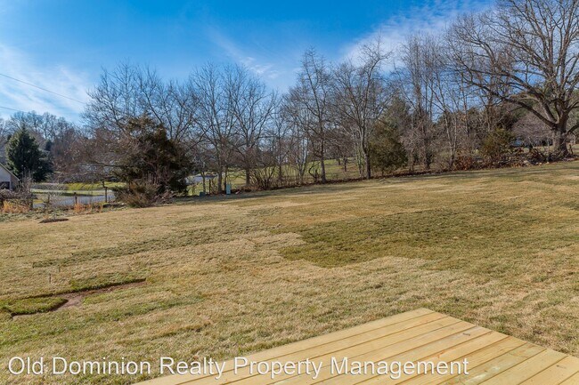 Building Photo - 3 br, 2.5 bath House - 1218 Bluemoon Drive