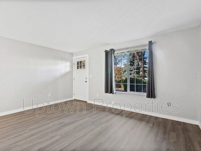 Foto del edificio - 6834 N Richmond Ave