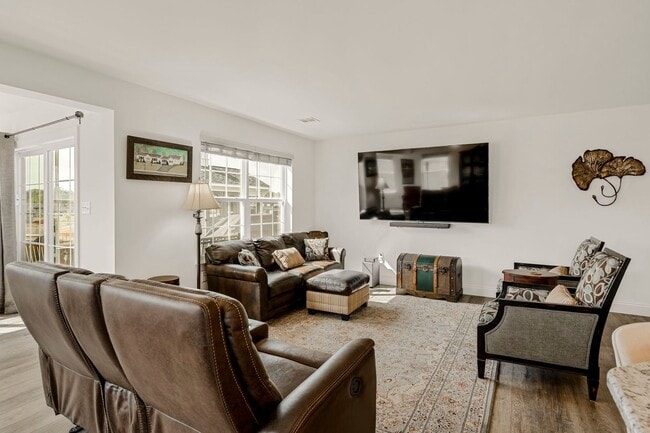 Building Photo - Beautiful single Family ranch home