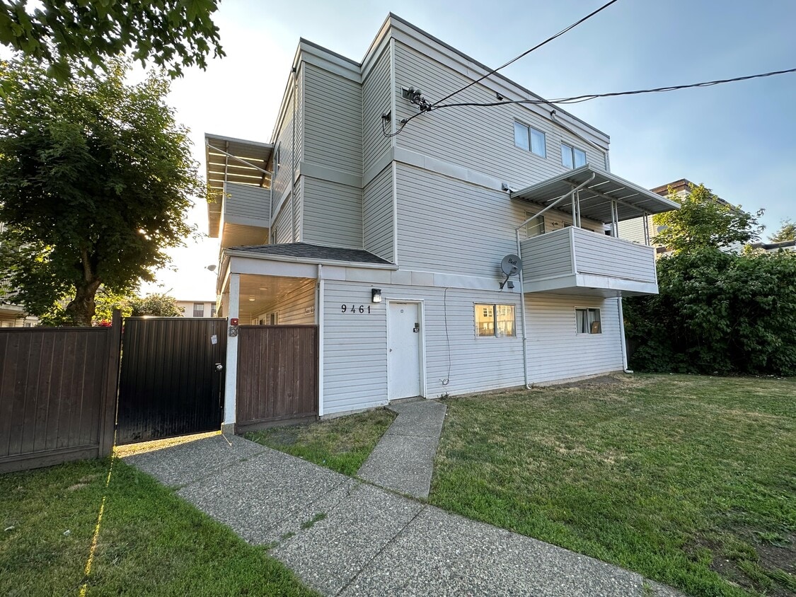 Photo principale - 9461-9461 College St