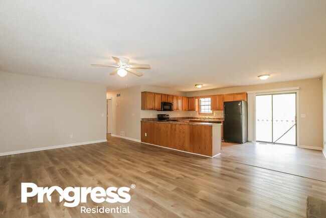 Building Photo - 571 Handyman Ct