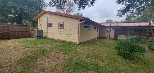 Foto del edificio - 419 Willow Ln