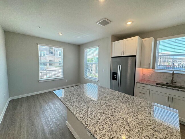 Foto del edificio - 5131 Williams Way Blvd