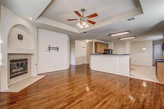 Building Photo - 11049 La Grange Dr