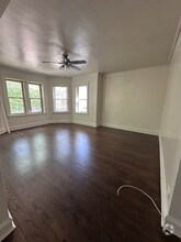 Building Photo - 6034 N Fairfield Ave
