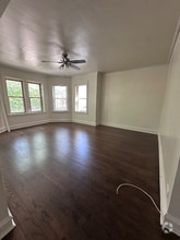 Building Photo - 6034 N Fairfield Ave