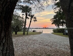 Building Photo - 1833 Pandora Dr