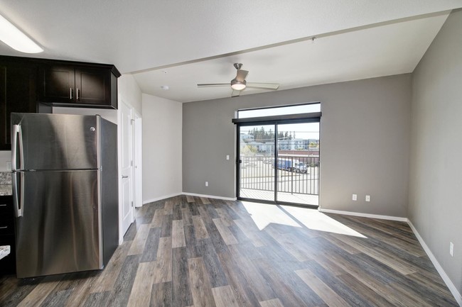 Foto del edificio - 6601 Folsom Blvd