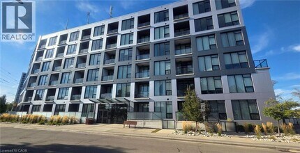 Building Photo - 690 King St W