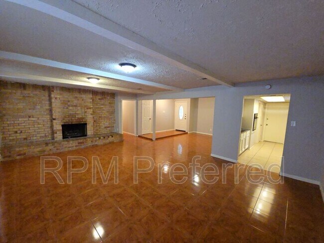 Building Photo - 23127 Tree Bright Ln