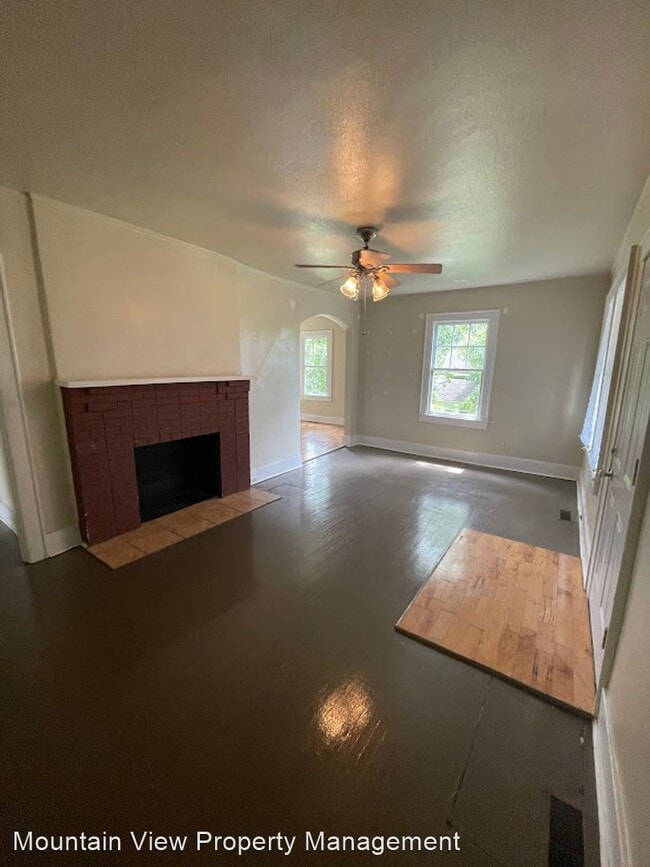 Building Photo - 4 br, 2 bath House - 214 Booth Rd