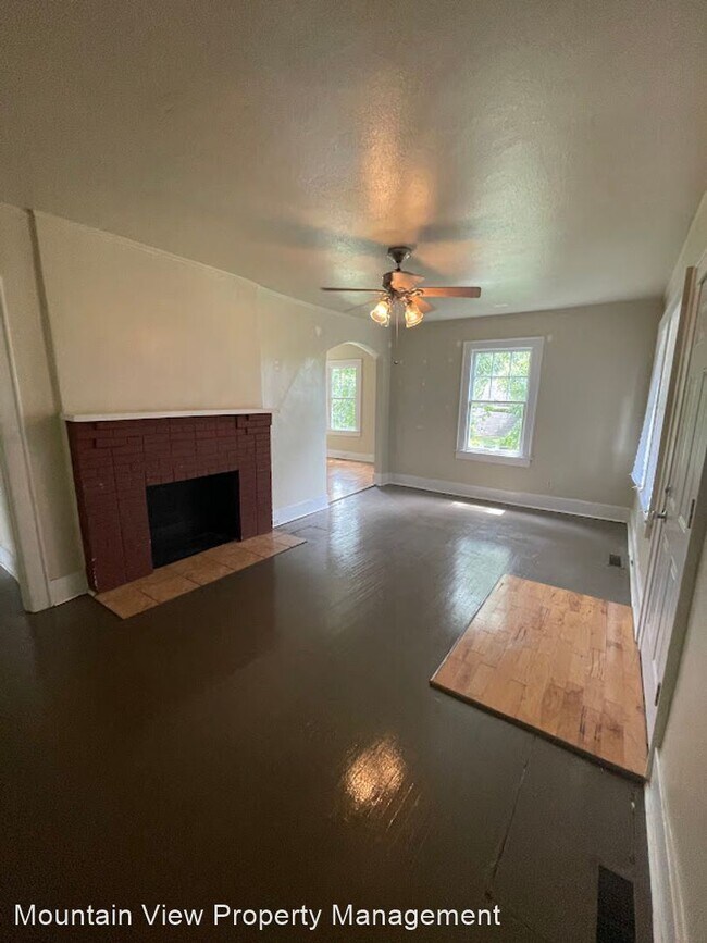 Foto del edificio - 4 br, 2 bath House - 214 Booth Rd