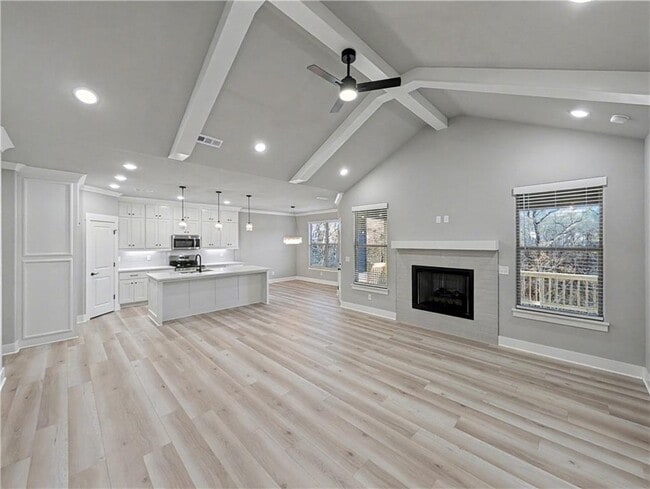 Building Photo - 8 Osborne Ln