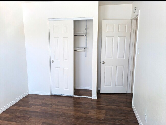 Foto del edificio - 316 W Kettering St