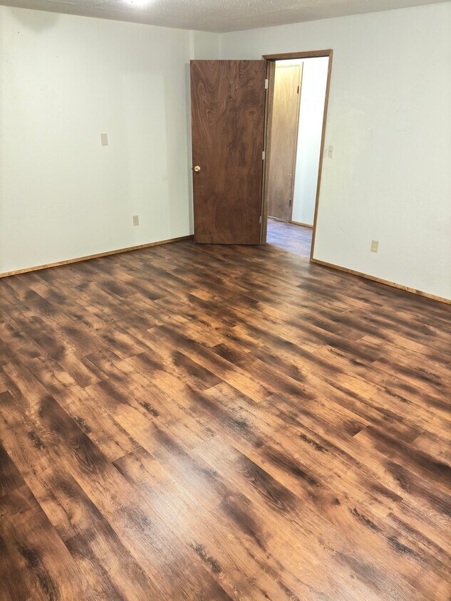 Foto del edificio - 6200 Forest Ridge Dr