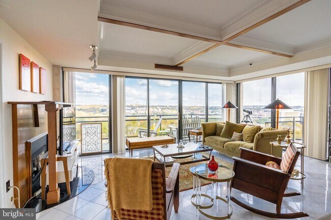 Foto del edificio - 1530 Key Blvd