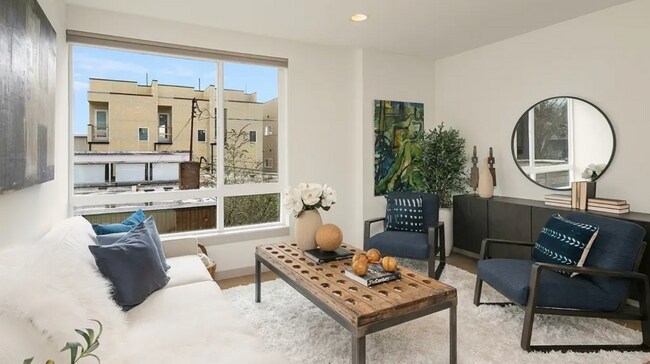 Foto del edificio - 5433A California Ave SW