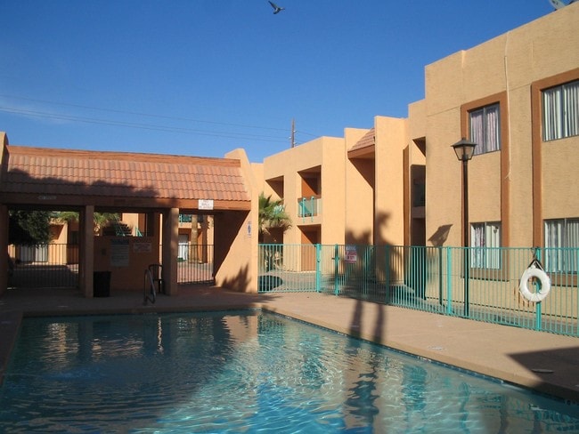 Piscina - Poco Jardin I