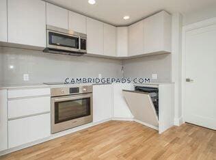 Primary Photo - 334 Harvard St