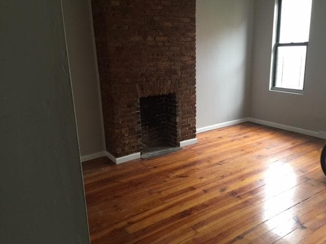 Primary Photo - 259 Nassau Ave