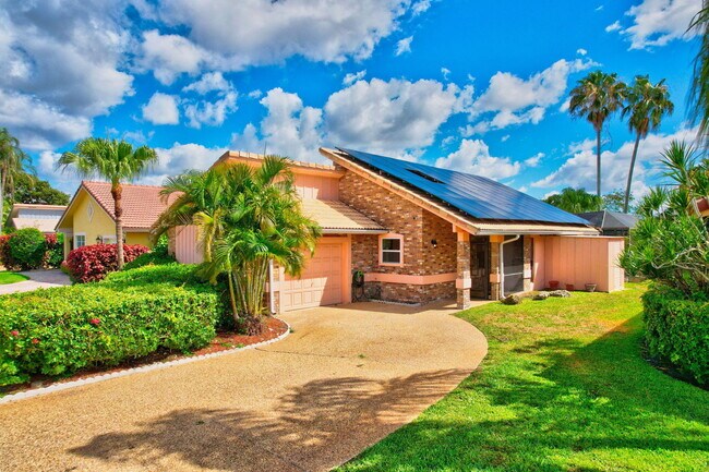 Building Photo - 10204 Camelback Ln