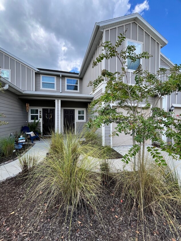 Foto principal - 9877 Fiddleback Ln