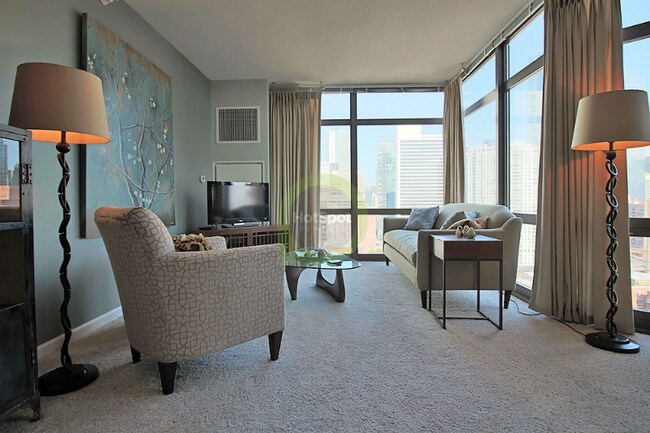 Foto del edificio - 630 W Fulton St