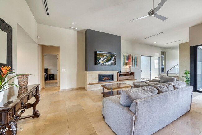 Foto del edificio - 4042 E. Saint Joseph Way, Phoenix, AZ 85018