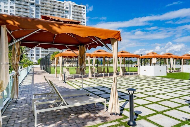 Foto del edificio - 2801 NE 183rd St