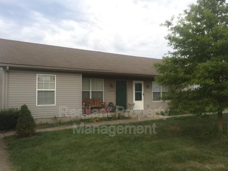 1007 Pinoak Dr, Nicholasville, KY 40356 House for Rent in Nicholasville, KY