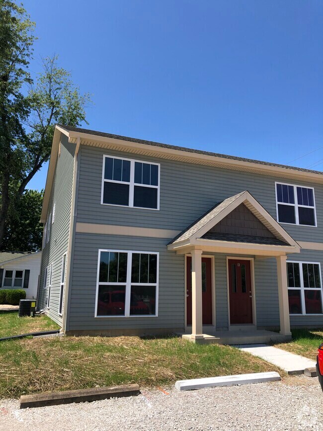 Apartments For Rent in Kane IL with Hardwood Floors 1 Rentals