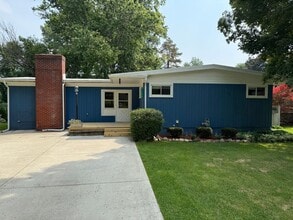 Building Photo - 7564 3rd St