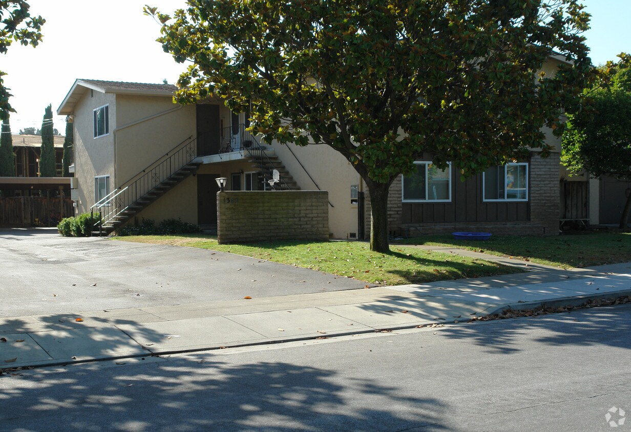 Building Photo - 1382 Kingfisher Way