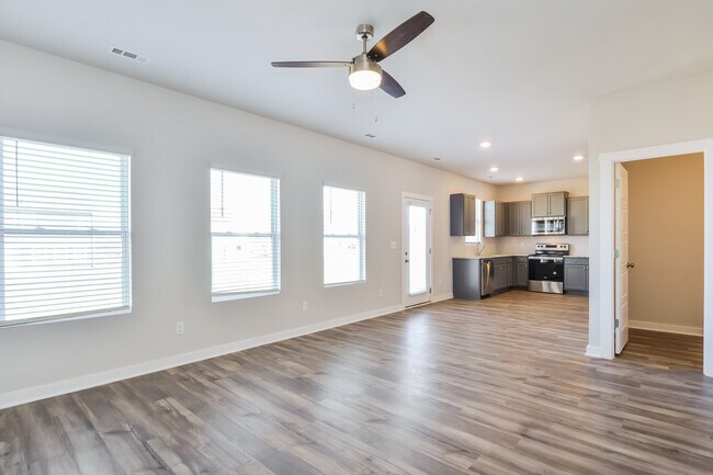 Foto del edificio - 26350 Valley Ridge Rd