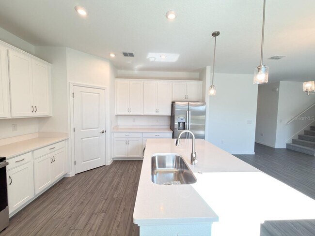 Building Photo - 1327 Normandy Dr