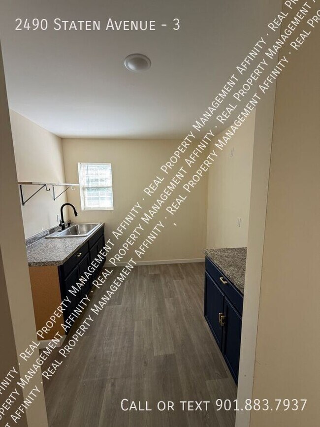 Foto del edificio - 2490 Staten Ave