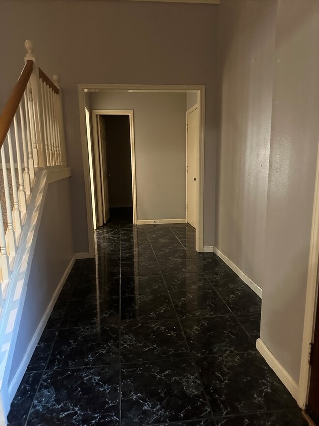 Building Photo - 4006 Bay Shore Dr